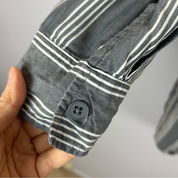 Tahari Gray White Striped Oversized Blouse Size Medium - Picture 5 of 10